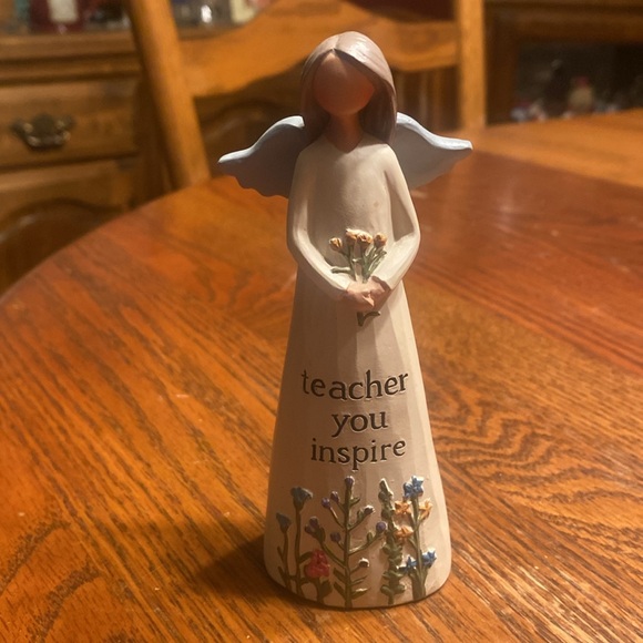 Angel figurine that says teacher you inspire with flowers at the bottom - Picture 2 of 6